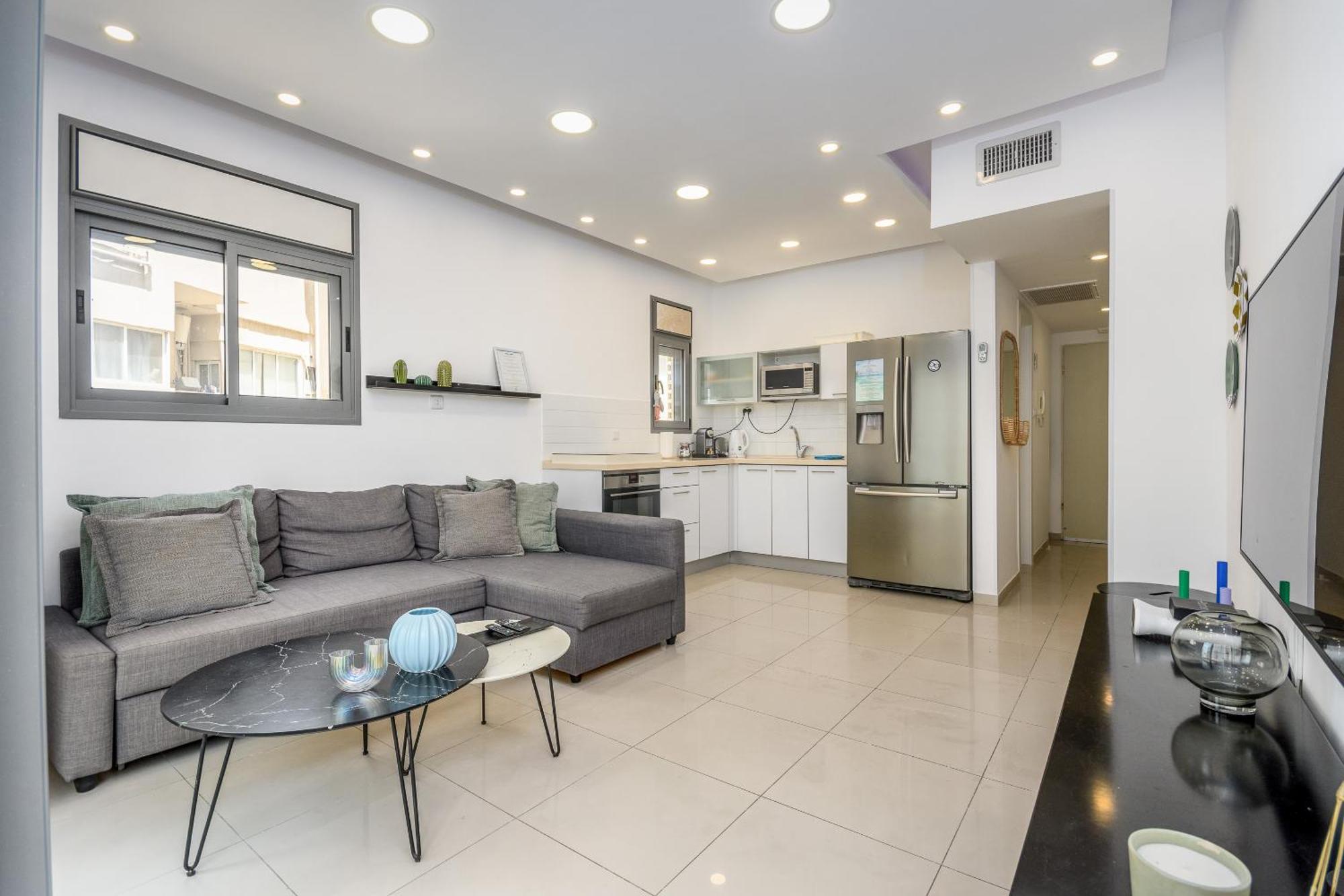 Very Nice 1 Bdr Apartment 2 Min From The Beach ! 텔아비브 외부 사진