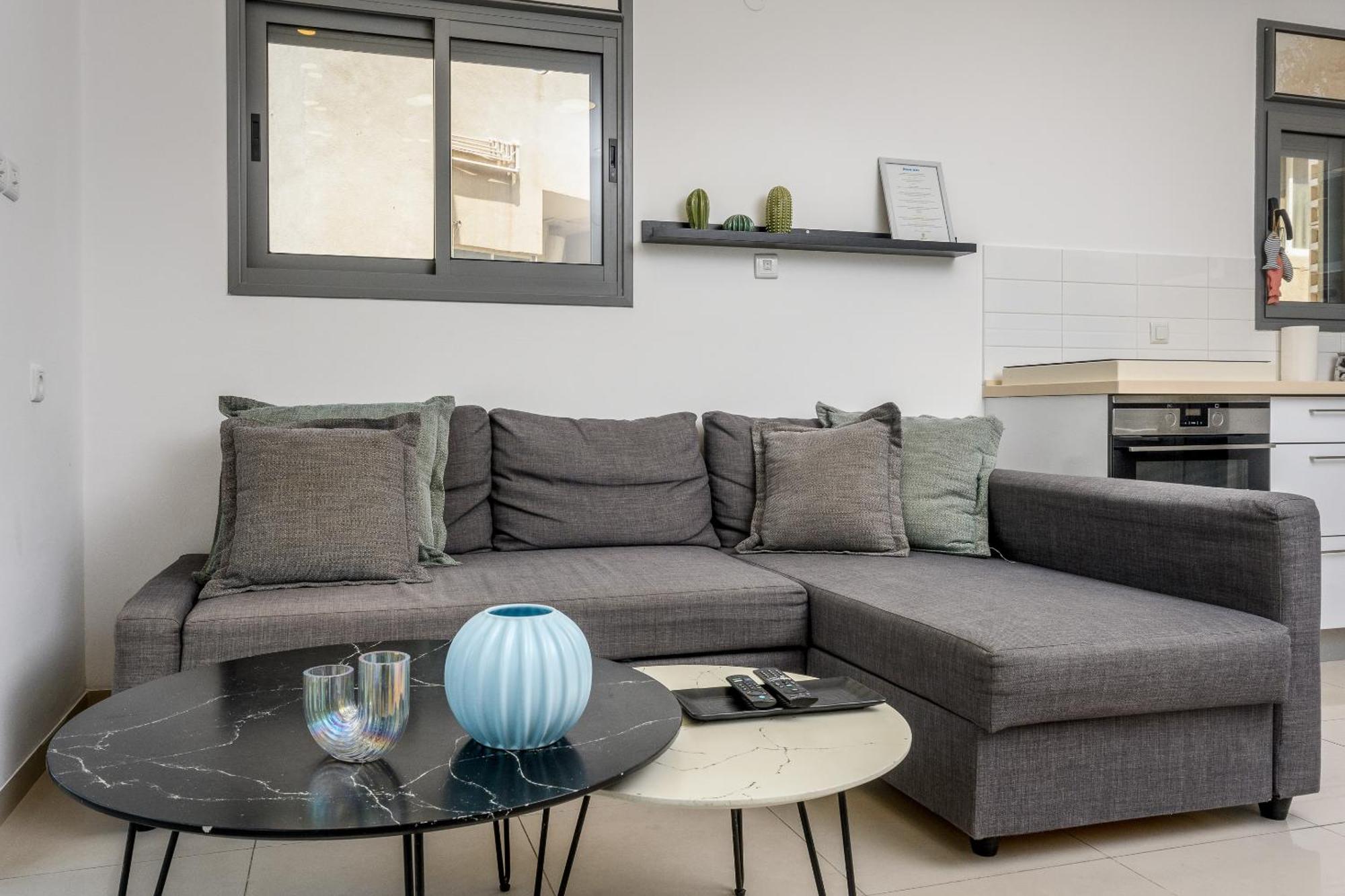 Very Nice 1 Bdr Apartment 2 Min From The Beach ! 텔아비브 외부 사진
