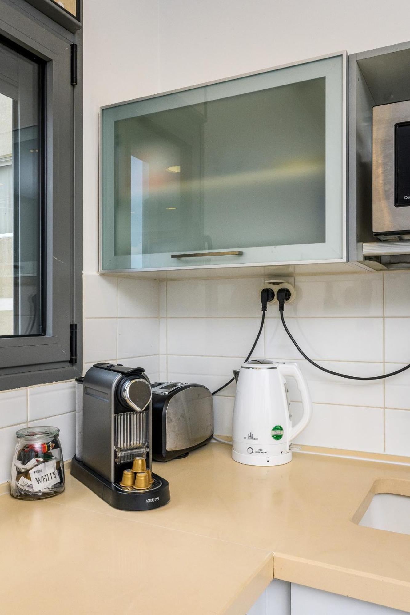 Very Nice 1 Bdr Apartment 2 Min From The Beach ! 텔아비브 외부 사진