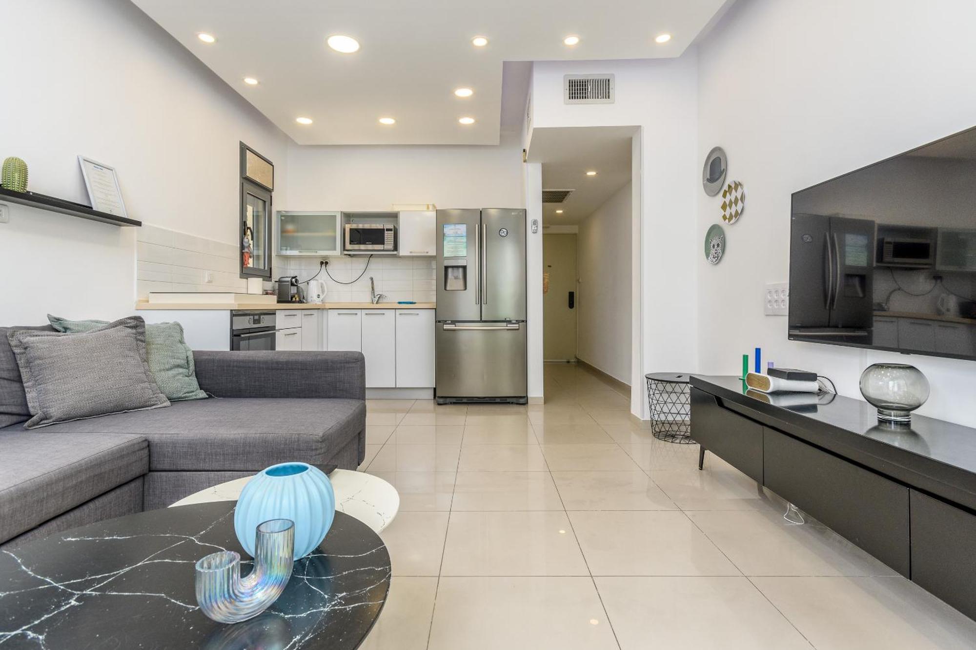 Very Nice 1 Bdr Apartment 2 Min From The Beach ! 텔아비브 외부 사진